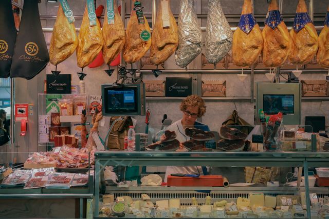 Scomparsa dei negozi di vicinato: la proposta Fesica per un’economia di prossimità che unisca salario, identità e innovazione
