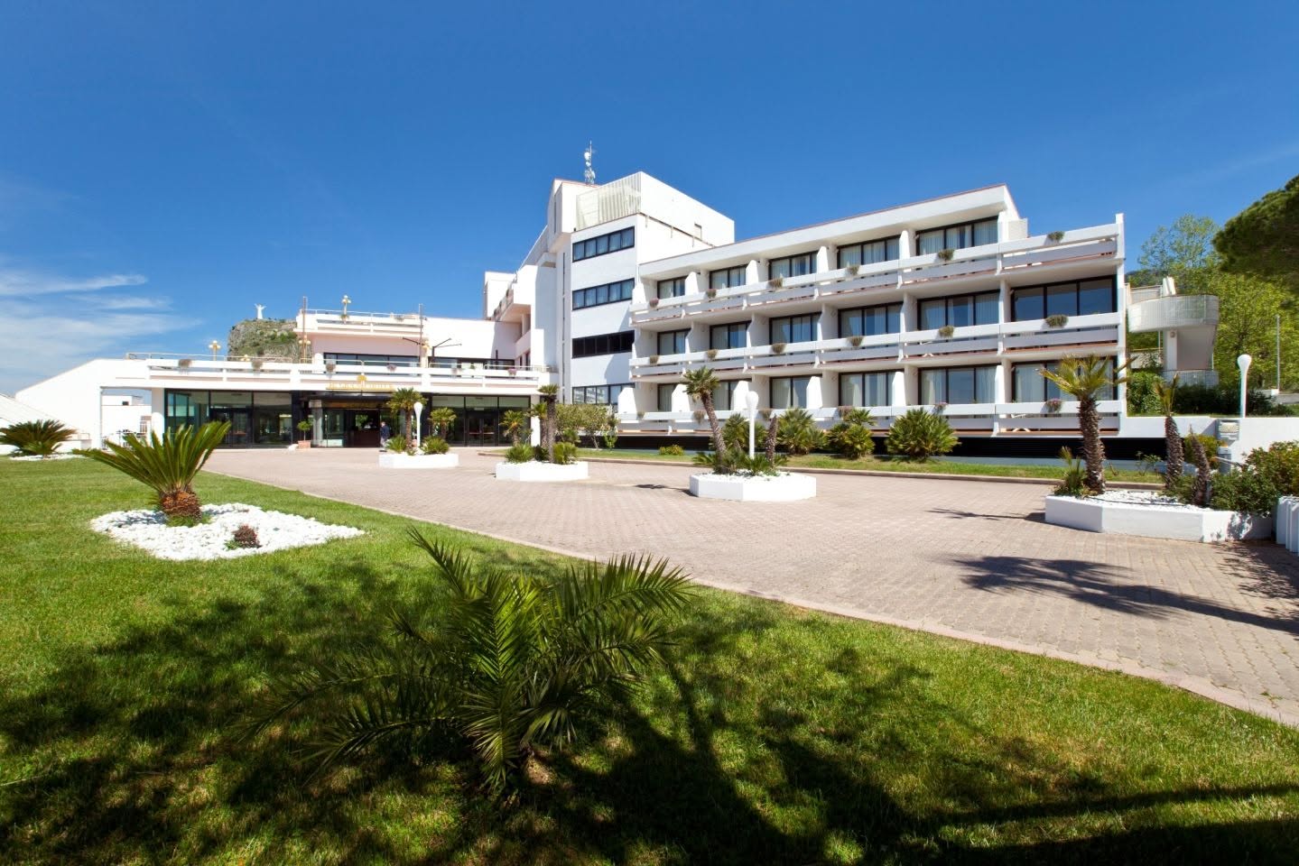 Vertenza Grand Hotel Pianeta Maratea: la Fesica Confsal in prima linea a tutela dei lavoratori a rischio